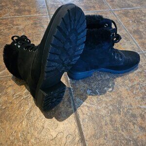 Womens boots with fur top, black, size 9.0